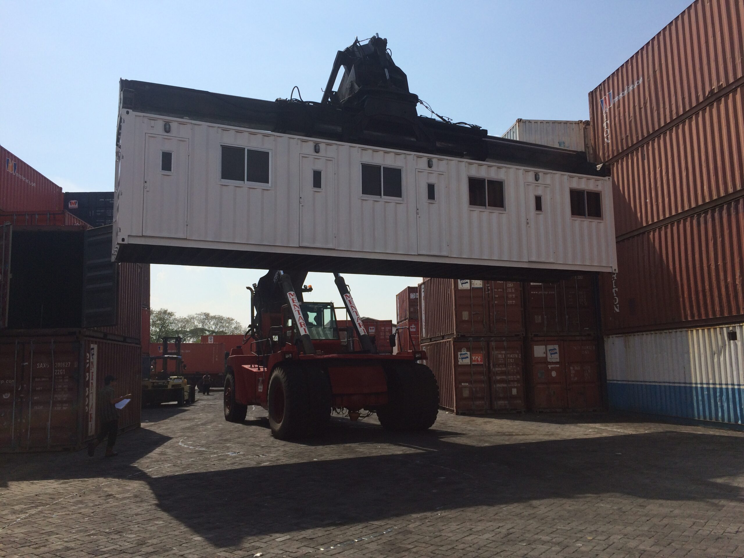 ABOUT US - TIGA BERSAUDARA CONTAINER